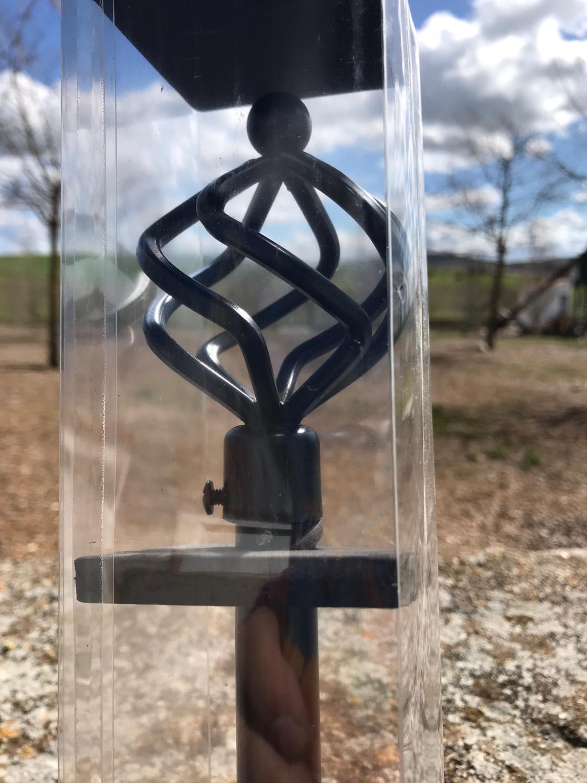 Comprar barra de cortinas decorativa en acabado metálico